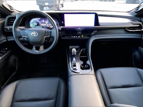 Used 2024 Toyota Crown Limited image 15