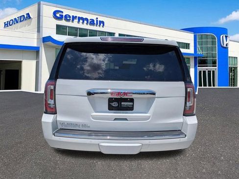 Used 2020 GMC Yukon XL Denali w/ Denali Premium Package AWD/4WD image 6