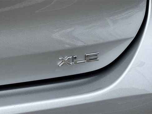 Certified 2025 Toyota Highlander XLE image 27