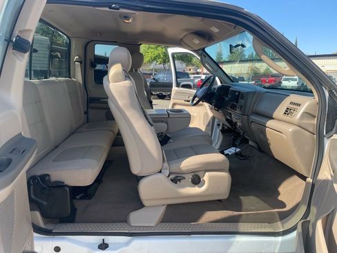 Used 2004 Ford F350 XLT image 14