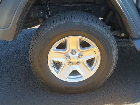 Used 2020 Jeep Gladiator Sport w/ Quick Order Package 24S image 5