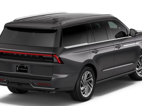 New 2026 Lincoln Navigator Reserve AWD/4WD image 3
