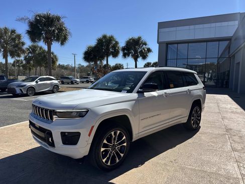 Used 2023 Jeep Grand Cherokee L Overland w/ Advanced Protech Group III image 7