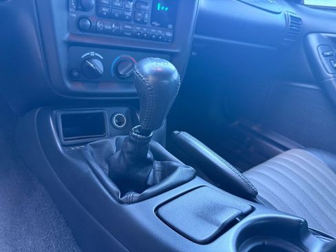 Used 2002 Chevrolet Camaro Z28 w/ SS Performance/Appearance Pkg RWD image 32
