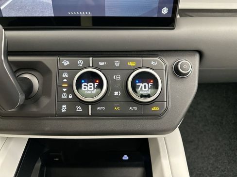 Certified 2025 Land Rover Defender 110 S AWD/4WD image 13
