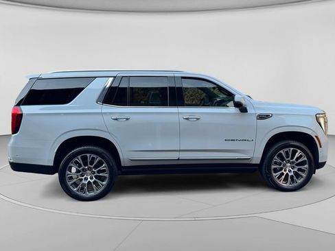 Used 2026 GMC Yukon Denali w/ Denali Reserve Package AWD/4WD image 6