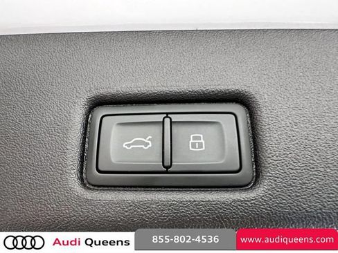 Used 2025 Audi Q5 Premium w/ Convenience Package AWD/4WD image 11