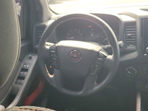 Used 2022 Nissan Frontier PRO-4X image 17
