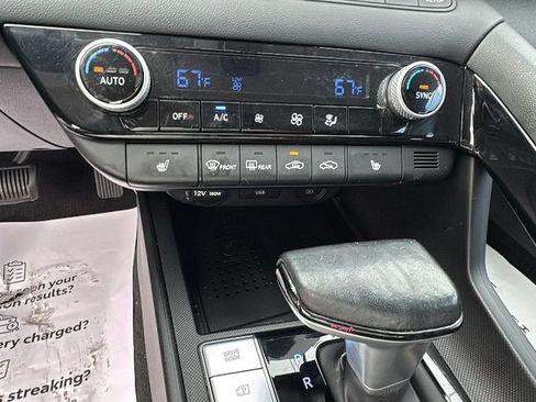 Used 2023 Hyundai Elantra SEL w/ Convenience Package FWD image 21