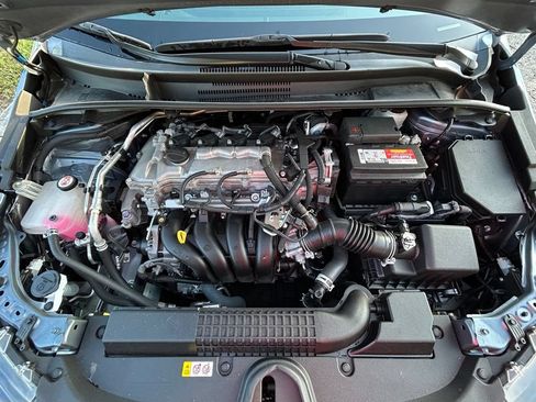 Used 2022 Toyota Corolla LE FWD image 12