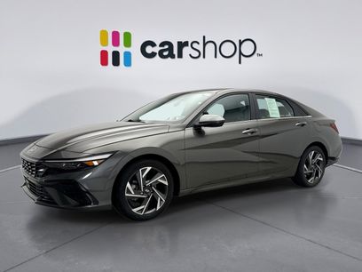 Used 2024 Hyundai Elantra SEL w/ Convenience Package