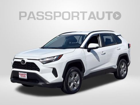 Used 2025 Toyota RAV4 XLE AWD/4WD image 1