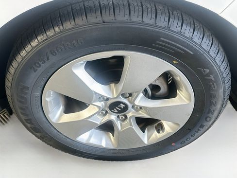 Used 2018 Kia Soul FWD image 11