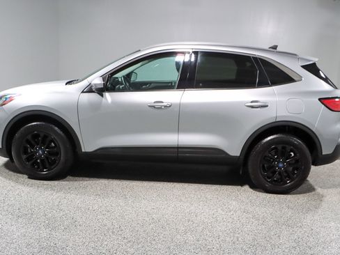 Used 2021 Ford Escape SE w/ Cold Weather Package image 10