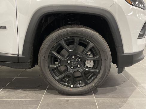 Certified 2026 Jeep Compass Latitude AWD/4WD image 12