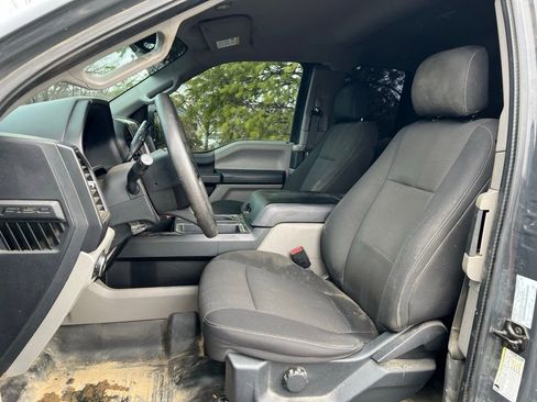 Used 2017 Ford F150 XL w/ Equipment Group 101A Mid image 8