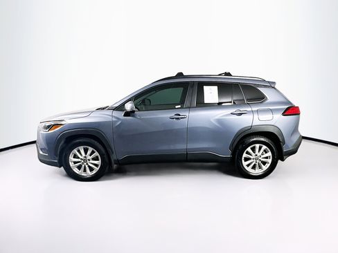 Used 2023 Toyota Corolla Cross LE AWD/4WD image 4