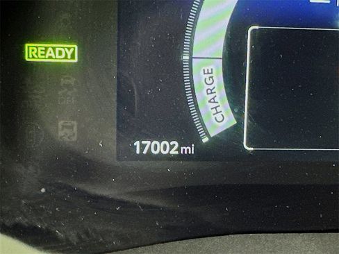 Used 2025 Toyota Camry LE image 32