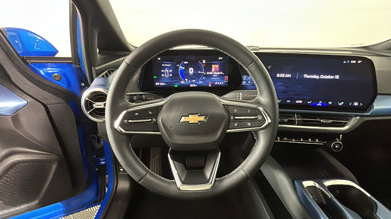 Used 2024 Chevrolet Equinox EV LT FWD image 17