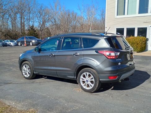Used 2018 Ford Escape SEL image 3