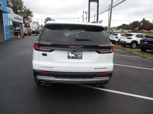 Used 2025 GMC Acadia Elevation image 4