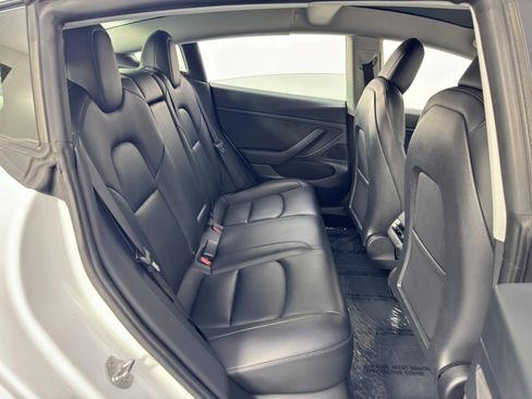 Used 2021 Tesla Model 3 Standard Range image 38