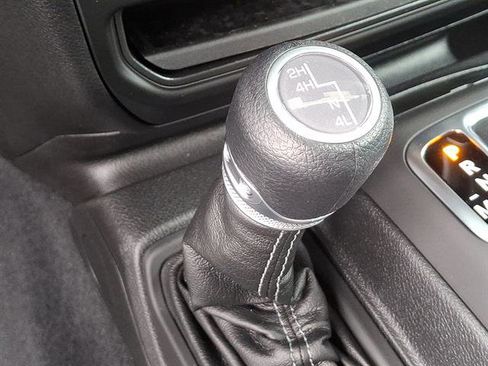 New 2025 Jeep Gladiator Sport image 21