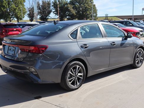 Used 2024 Kia Forte LXS w/ LXS Technology Package image 6