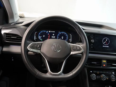 Used 2022 Volkswagen Taos SEL w/ Panoramic Sunroof Package image 10