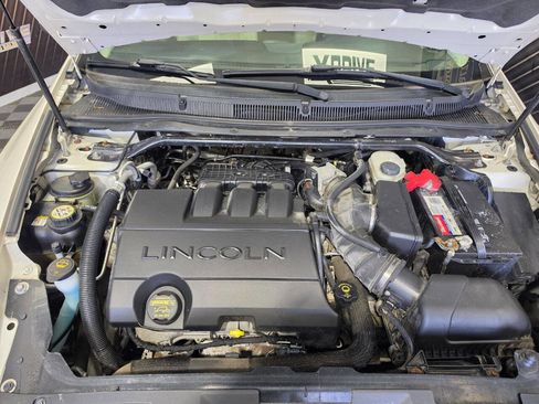 Used 2009 Lincoln MKS AWD image 34