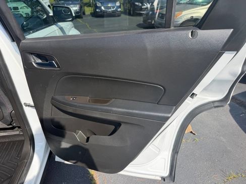 Used 2015 GMC Terrain SLE FWD image 16