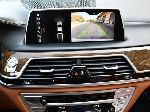 Used 2018 BMW 740i RWD image 51