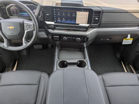 New 2026 Chevrolet Silverado 2500 LTZ w/ LTZ Premium Package AWD/4WD image 9