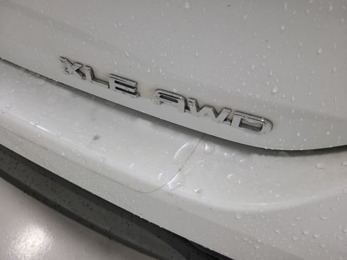 Used 2023 Toyota Highlander XLE AWD/4WD image 14