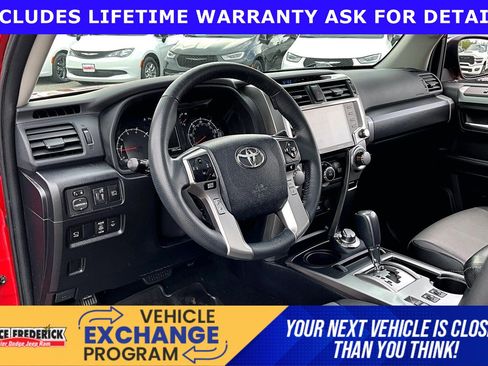 Used 2022 Toyota 4Runner SR5 Premium image 11