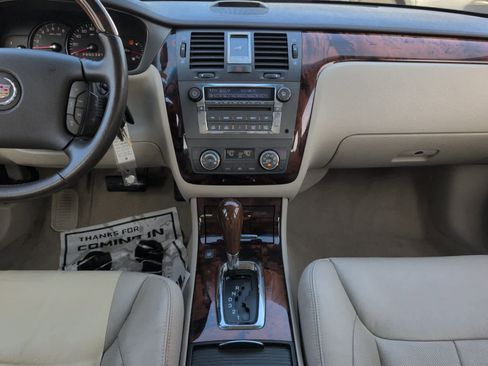 Used 2011 Cadillac DTS Luxury image 17