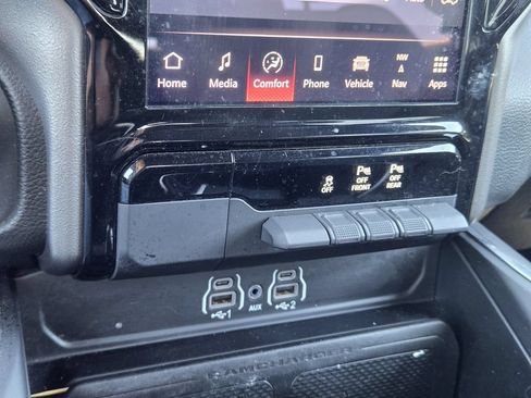 Used 2025 RAM 1500 Big Horn AWD/4WD image 14