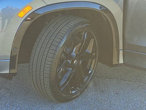 New 2026 Volkswagen Tiguan SE R-Line AWD/4WD image 30