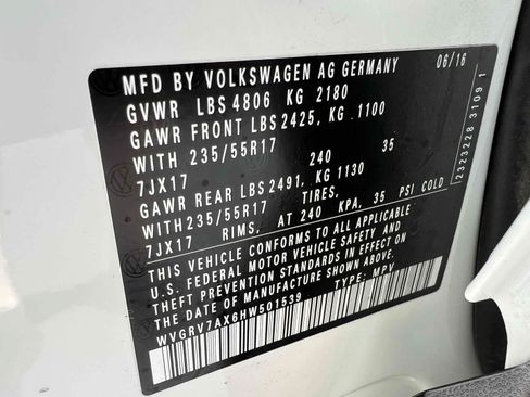 Used 2017 Volkswagen Tiguan Wolfsburg Edition FWD image 10