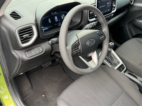 Used 2023 Hyundai Venue SE w/ Cargo Package image 18