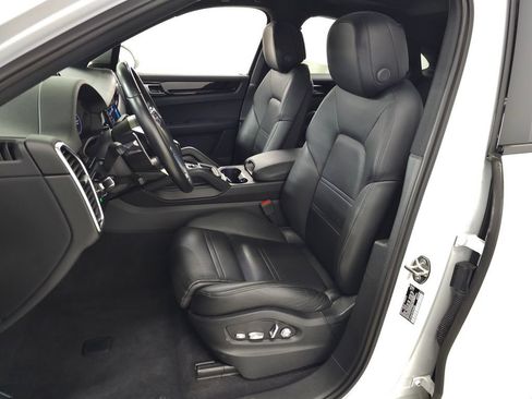 Used 2020 Porsche Cayenne AWD/4WD image 17