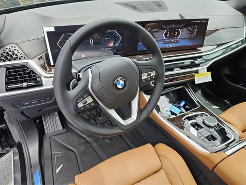 Used 2026 BMW X5 sDrive40i w/ Parking Assistance Package image 15