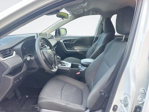 Used 2025 Toyota RAV4 LE FWD image 13