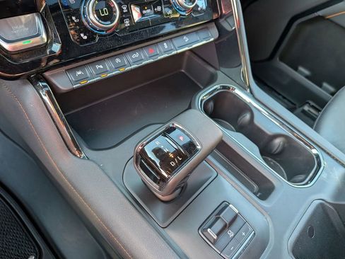 Certified 2025 GMC Sierra 1500 AT4 w/ AT4 Premium Package AWD/4WD image 19