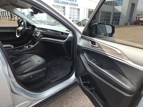 Used 2023 Jeep Grand Cherokee L Limited w/ Trailer Tow Group (B) image 38