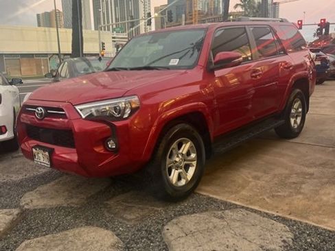Used 2022 Toyota 4Runner SR5 Premium image 4