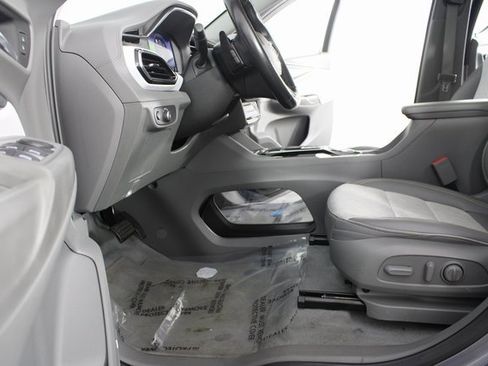 Used 2023 Chevrolet Bolt EUV Premier w/ Sun & Sound Package image 18