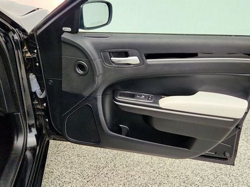 Used 2020 Chrysler 300 S AWD/4WD image 27