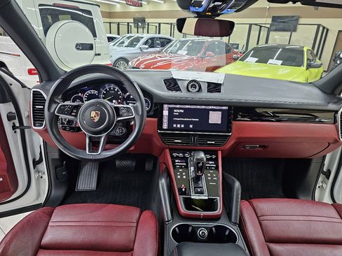 Used 2020 Porsche Cayenne E-Hybrid image 30