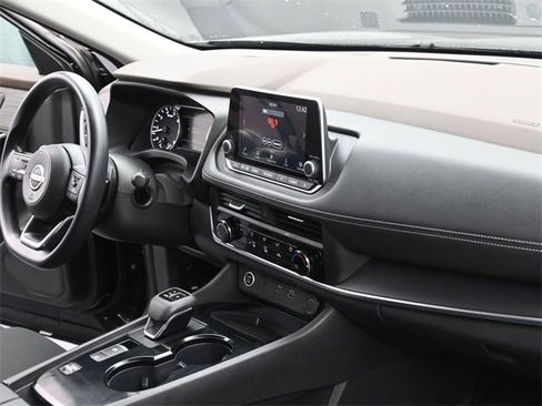 Used 2023 Nissan Rogue S image 35